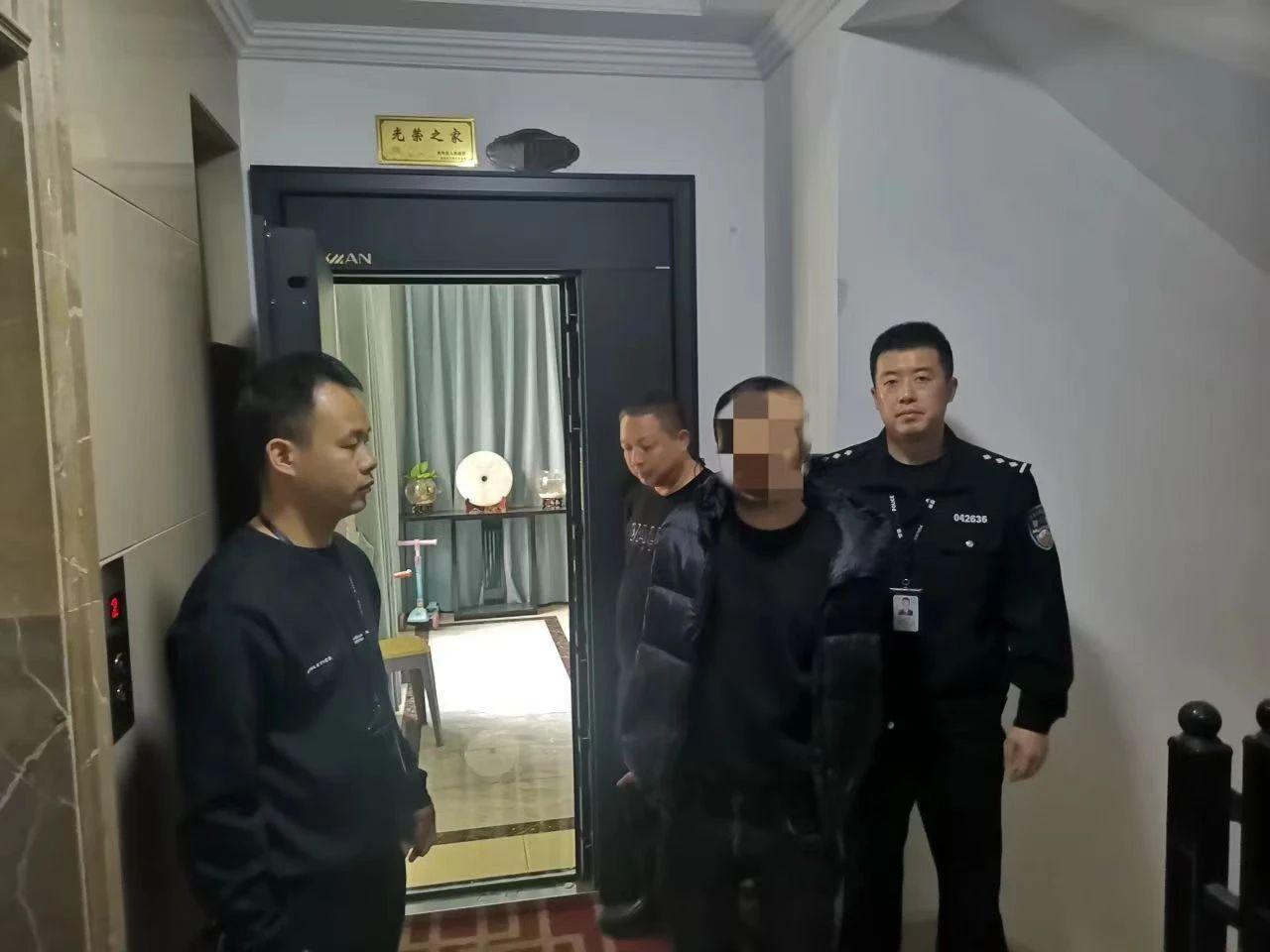 百口乡全副伪装仍被识别！双龙公安成功抓获一名撬锁盗窃嫌疑人
